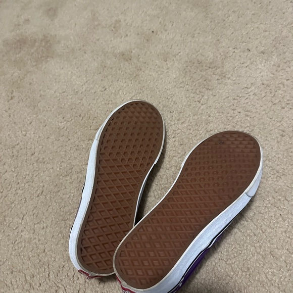 Vans - Picture 2 of 2